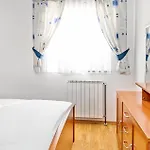 Apartment 1 Bedroom Gorgeous In