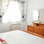 1 Bedroom Gorgeous In Apartment *