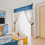Apartment 1 Bedroom Gorgeous In *