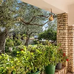 1 Bedroom Gorgeous In *