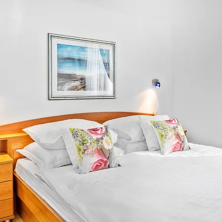 1 Bedroom Gorgeous In *