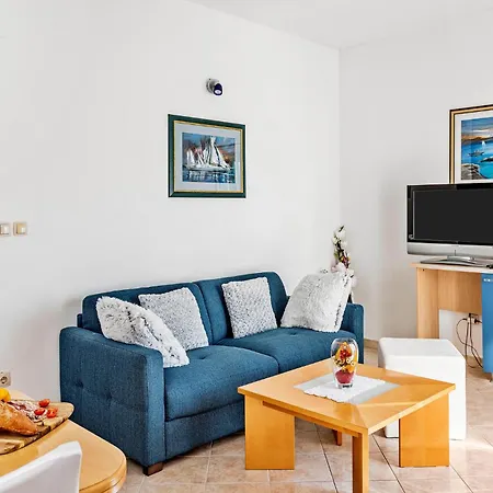1 Bedroom Gorgeous In Apartman Šibenik