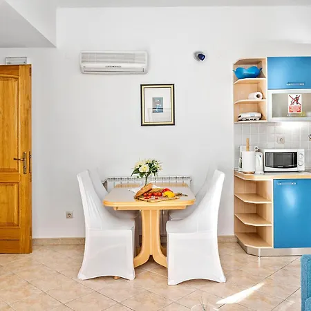 Amazing In With Sauna Apartment *